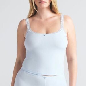 SKIMS Soft Lounge Lace Cami in Blue Quartz Size XS